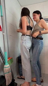 Mulheres Se Divertindo Vivenciando Seus Fetiches
