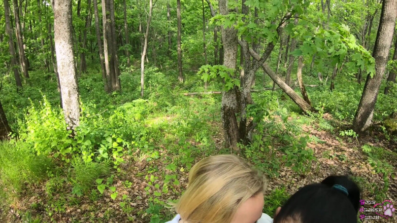 YSP Studio: Dos novias chupan la polla en el bosque - en primer...