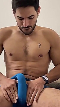 Spermă în lenjeria mea albastră