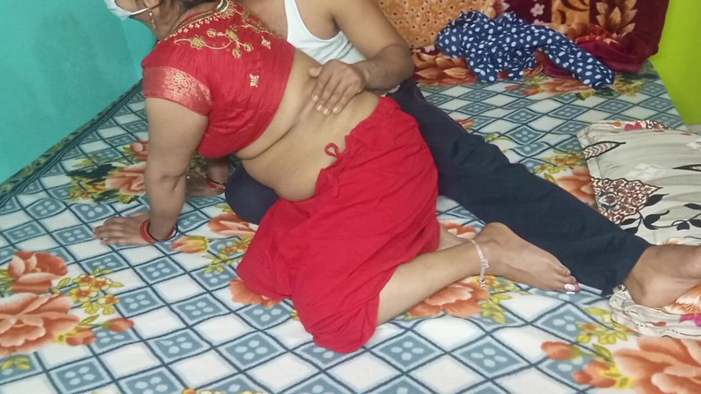 Manjushukla: Pertama kali aku ngentot pacarku di kamarnya.