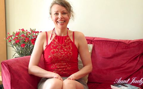 Natural fullbush MILF Alexia (JOI)