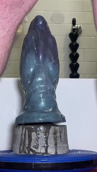 Ottenere un stretching folle con la mia indagine xxl del dildo del Cosmo