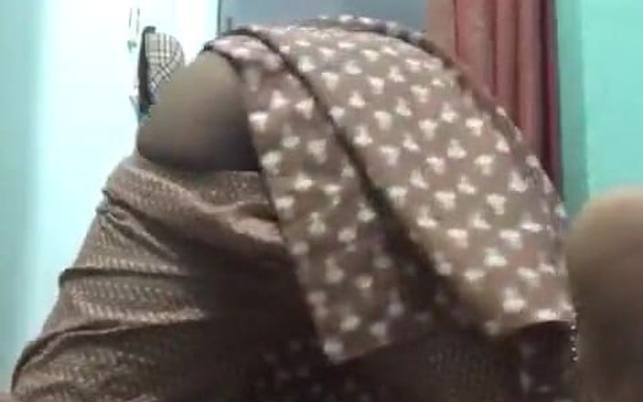 hornytrans: सीडी नृत्य और वीर्य निकालना