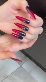 Unhas longas e punhetas