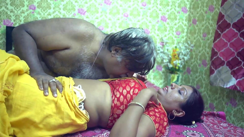 BIREA: Une bhabhi desi indienne taille une pipe à son propriétaire, partie 4