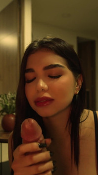 Min colombianska styvsyster fångade mig runka till hennes bilder och hon slutade knulla mig rå! Manuela Vae - Papuchizz