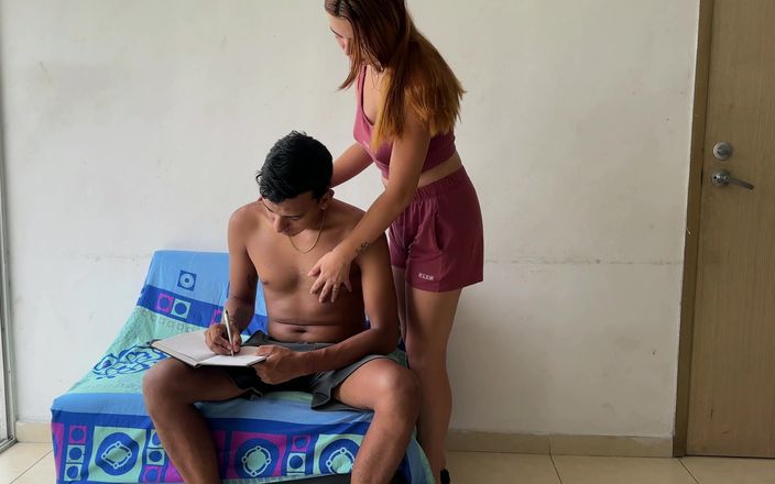 LILY_PUP: Haciendo tareas con mi culona hermanastra y me das un...