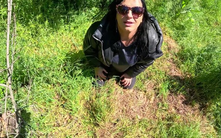 MilfyCalla: Hot Outdoor Blowjob and Cum Play with a Down-jacket 269