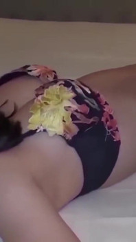 Người phụ nữ đã kết hôn 30 tuổi mang đến sự tò mò và tiết lộ một mặt bí mật cuối cùng