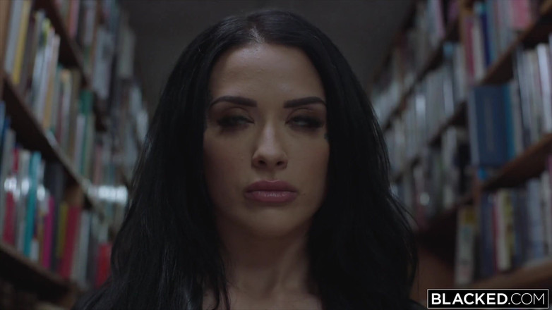 Blacked: BLACKED, cette reine à grosse bite noire trouve un ringard noir...