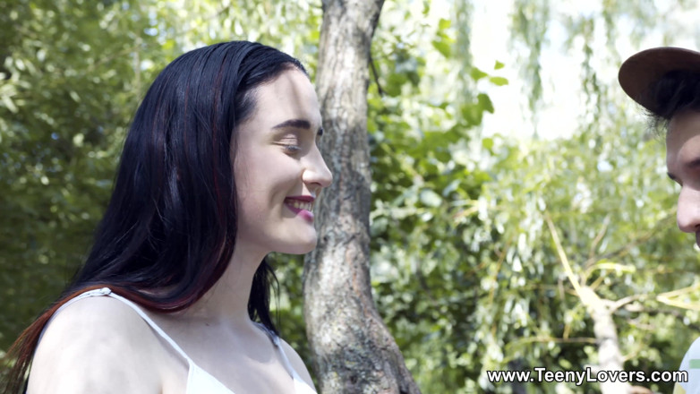 Teeny Lovers: Procace ragazza dating app cazzo