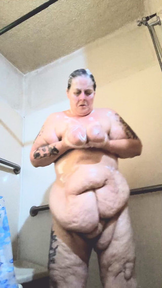 HerculesnVENUS: Je to mýdlová situace, když ona má masterbation ve sprše