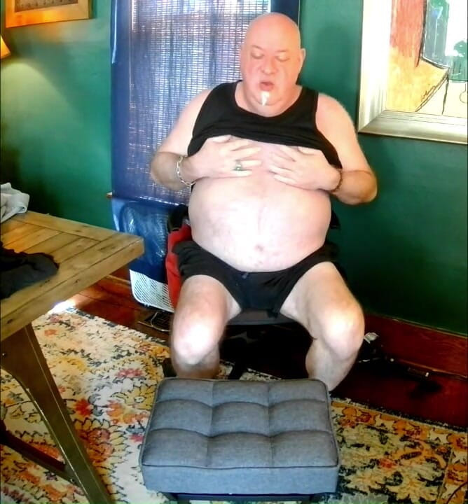 beardaddychub: Webcam Jerk off for a Fan!