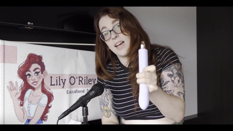 Lily O'Riley: 모듈 형 토끼 바이브의 NSFW 검토