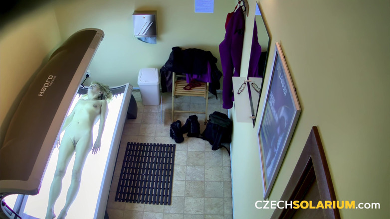 Czech Solarium: Czech Solarium 21: Slim MILF Strips in the Solarium and Shows...