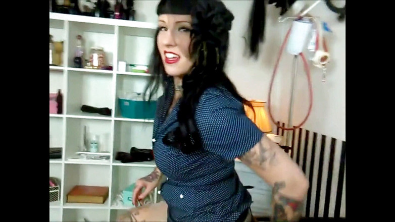 Domina Lady Vampira - SM Studio Femdom Empire: 屈辱 パート2