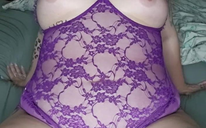 Jenn Sexxii: Hot Sexy MILF in Purple Lingerie Cums for You