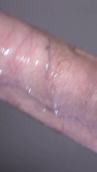 Mulut cewek semok kulit hitam ini dientot habis-habisan sama kontol besar pria kulit putih