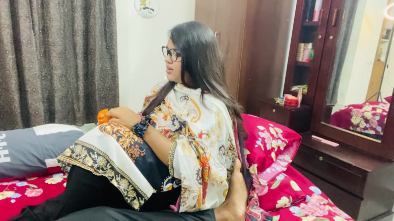 Nadiyaxxx02: Sora mai mare căsătorită este futută de fratele mai mic și...
