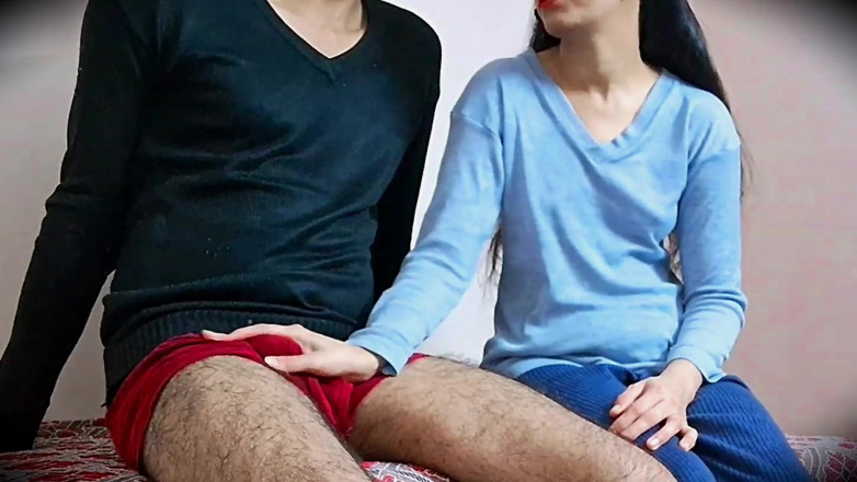 Desifilmy45: Mon beau-fils baise ma chatte assoiffée, hindi, film complet