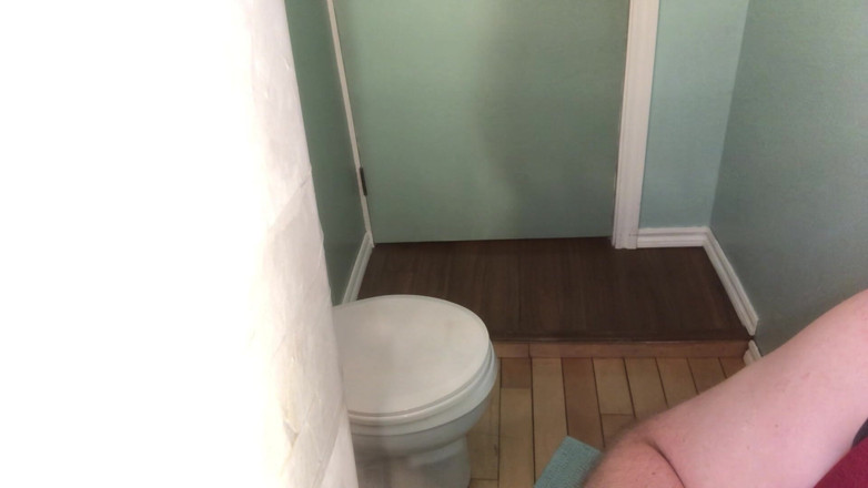 Charlieboy69: Vibrator rotitor adânc în gât