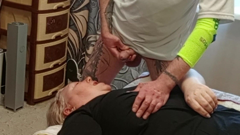 Zona901: मेरी सौतेली मम्मी पर वीर्य निकालने के लिए मेरे लंड को मरोड़ना