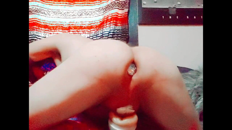 Raven LeSynn: Raven Letrap é grande e esguichando pau