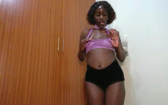 Kanya Studio: Solo una dolce ragazza nera che si strofina la figa