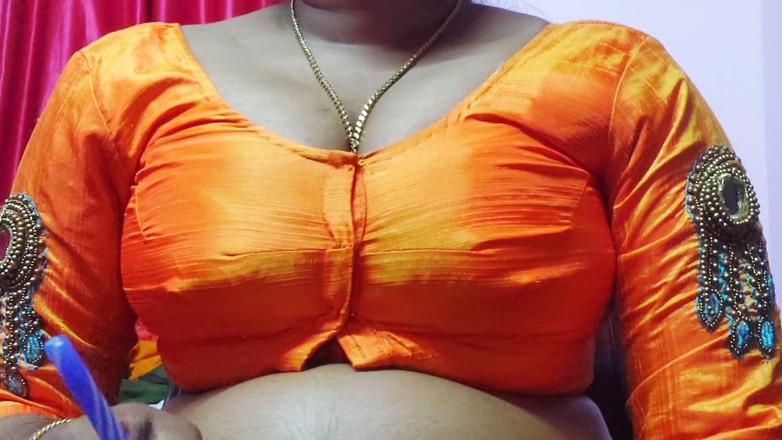 Desi Mohini: Desi Pressatura delle tette