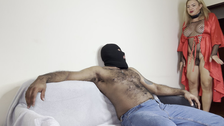 Wesley Bull: 肛塞，巨大的假阳具和马公鸡