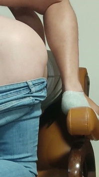 큰 엉덩이에 깊숙이 들어가 애널 질싸를 받는 미시 밀프 와이프