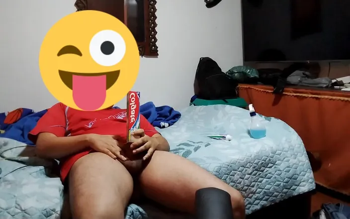 Dalorian 88: Pajero in His Room