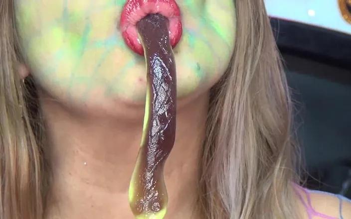 Angel eyes studio: Woow! I Am a Sexy and Voluptuous Snake Swallowing Snakes!
