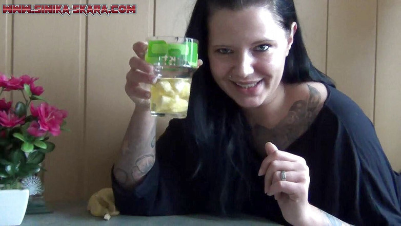 Sinika Skara: Chcaní s banánem - čisté čůrání