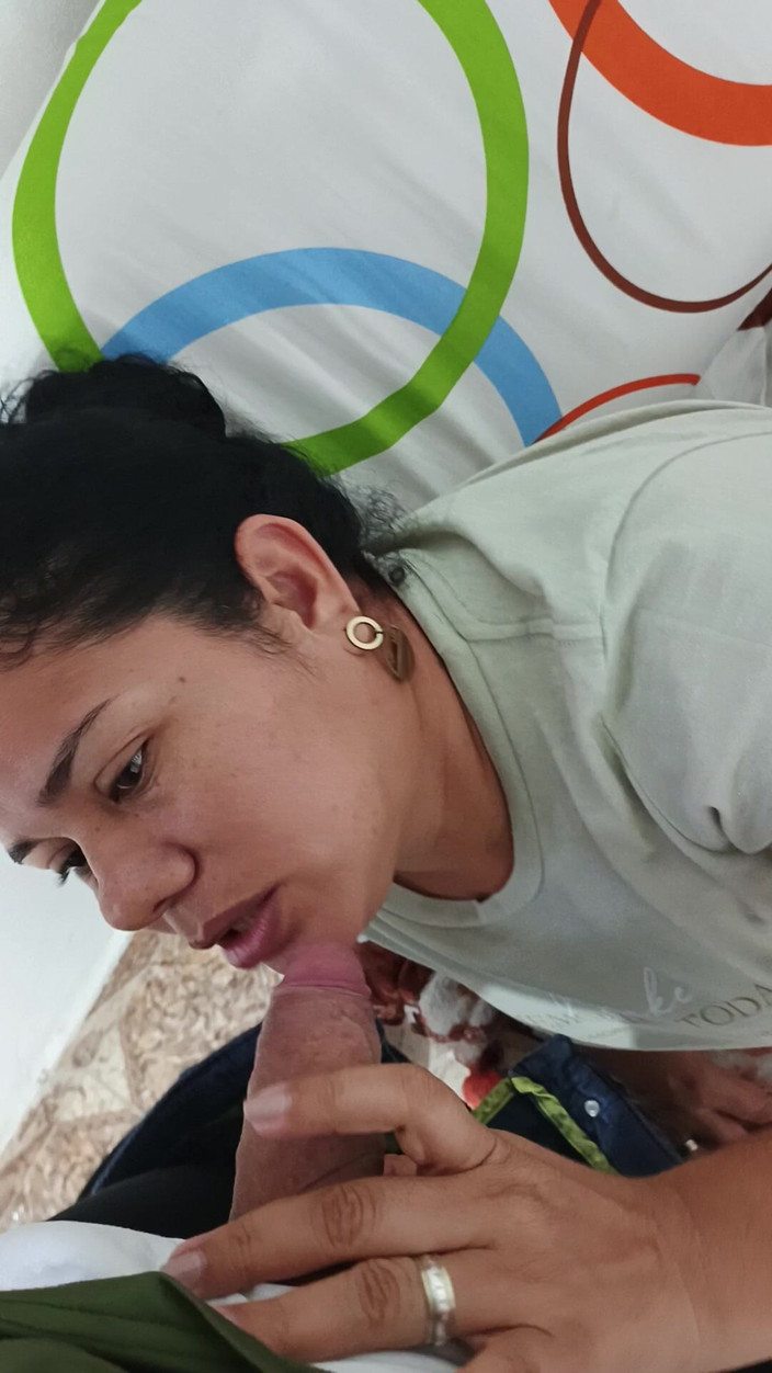 Valkyrieandluigy: Vacker flicka deepthroat suger