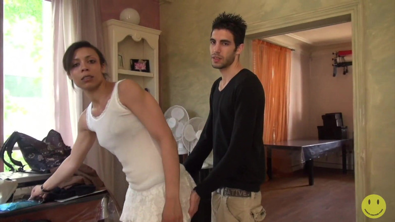 French Amateur Porn: 3 uomini per Yasmina