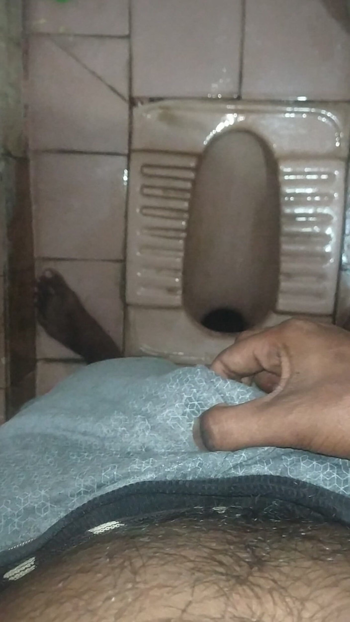 Tamil 10 inches BBC: 泰米尔 10 英寸大黑屌惊喜撒尿会议