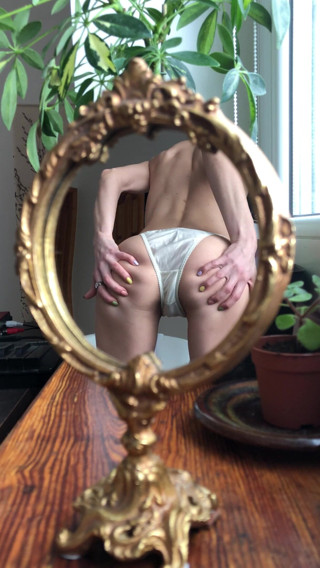Lanreta: The mirror