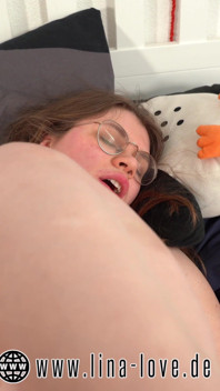 Ow, kenapa itu sangat menyakitkan?! Pengalaman seks anal pertama gadis gemuk yang menyakitkan