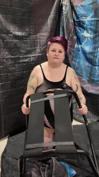 Mistress Izar Tests Out the Queening Stool and Gives Her Sub a Surprise