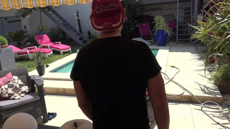 Jess Royan XXX: Jess Royan follada a pelo por joven latino twink al...