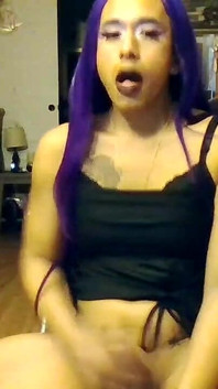 Purple Haired Tgirl Popiersie Orzech dla nowicjuszy