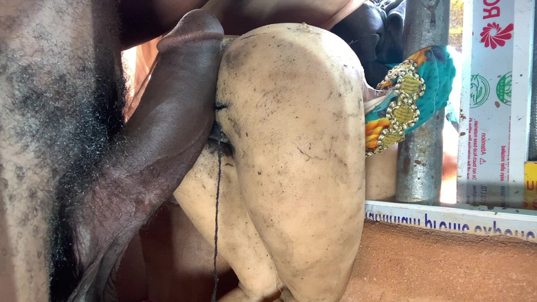 Bangcum8: Spettacolo di sesso tra una grande e profonda mandorla