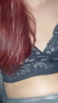 Můj manžel se mnou nechce mít sex, vzala jsem si taxi bez kalhotek a řidič chtěl vidět mou kundičku!