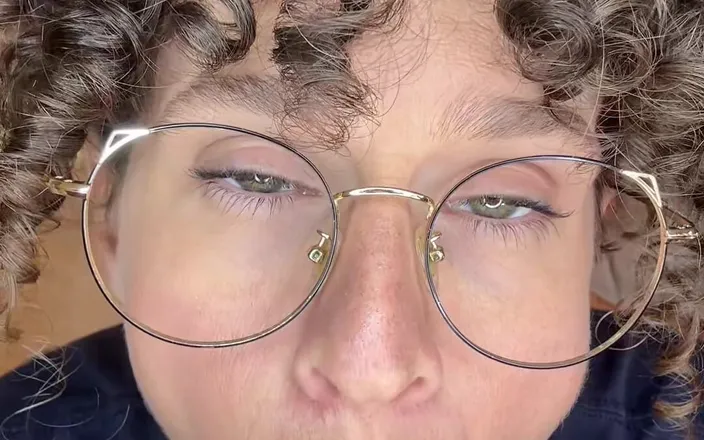 VibeWithMommy: Cum in Stepmoms Coffee