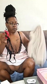 Živě Amazon Haul zkouší sexuální hračky