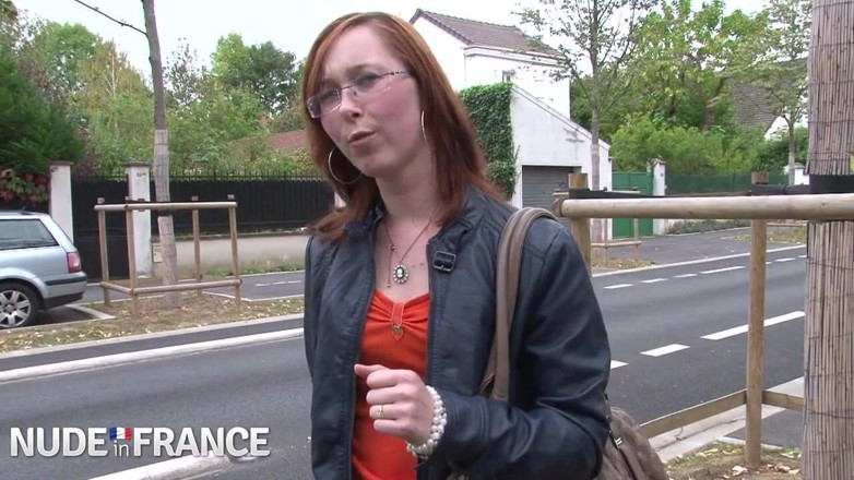 La France a Poil: 부동산 중개인에게 따먹히는 예쁜 젊고 작은 레그헤드 걸레