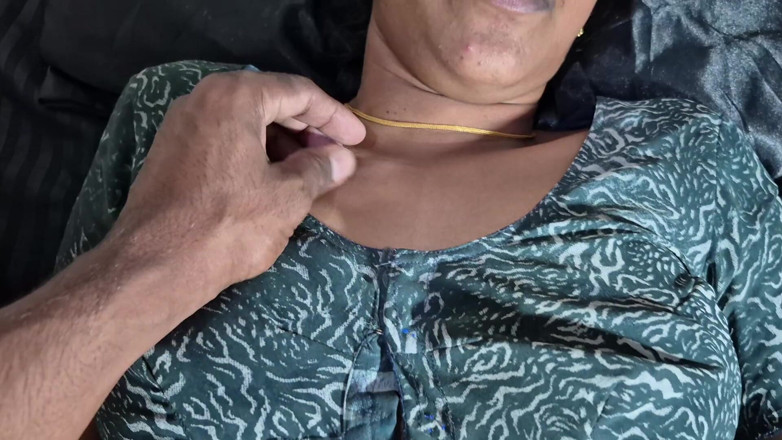 Desi telugu couple: เมียอินเดียเดซี่นอกใจเย็ดกับแฟนใหม่