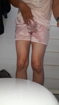 새틴 실크 잠옷 세트 안에 정액