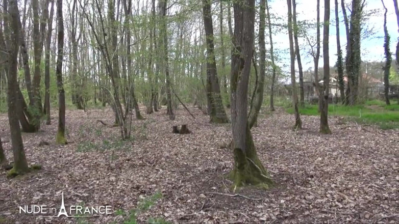 Nude in France: परिपक्व बुर्जियोज़ गार्डर द्वारा घर के बाहर जोरदार गांड चुदाई
